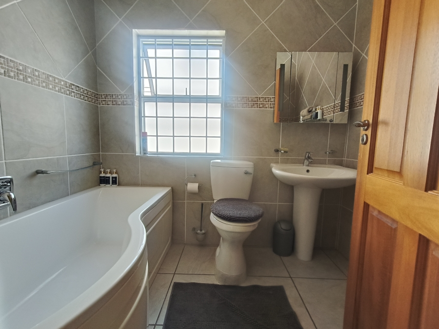 2 Bedroom Property for Sale in Fountains Estate Eastern Cape